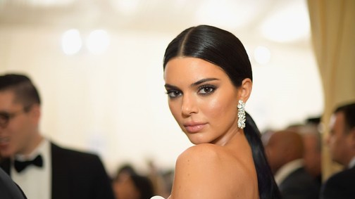 Kendall Jenner meztelenruhája a legtitokzatosabb, amit valaha láttunk