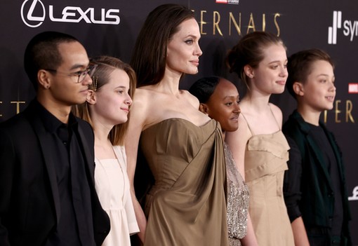 11 elbűvölő fotó Angelina Jolie-ról és a gyerekeiről, ami bizonyítja, mennyire erős a kapcsolatuk