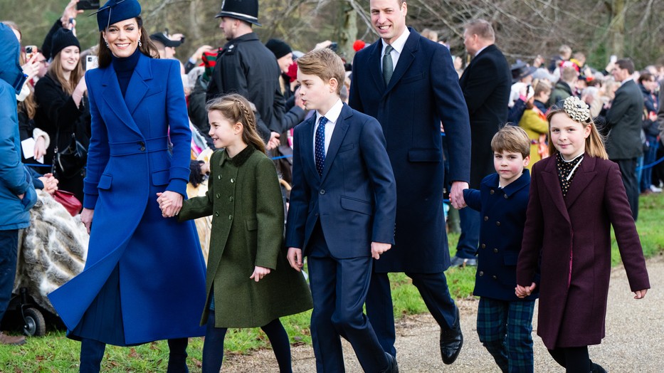 Nincs karácsony a királyi család sétája nélkül, élen Katalin hercegnével