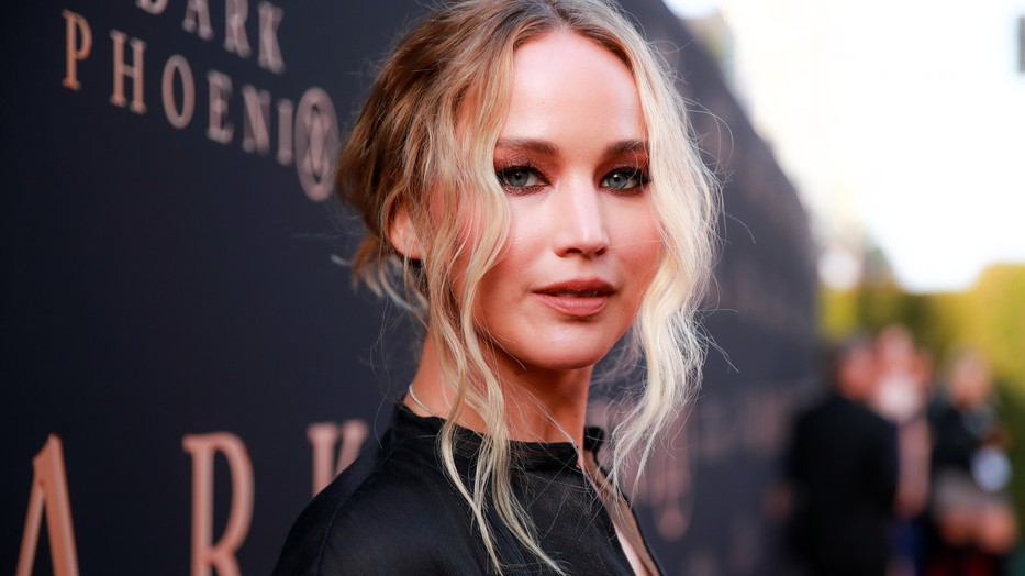Jennifer Lawrence első gyermekével várandós
