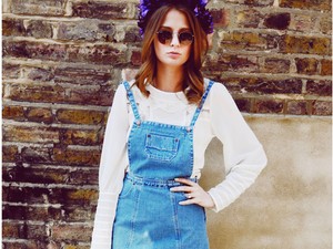 Angol valóságshow-sztár modern hippi szerelésben