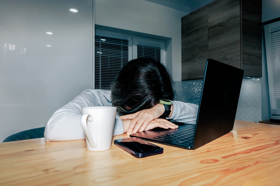 Egy ideális világban nem kellene, hogy problémát jelentsen az irodai környezetben való sírás