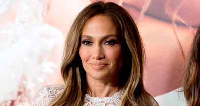 Jennifer Lopez melltartóban érkezett a vörös szőnyegre