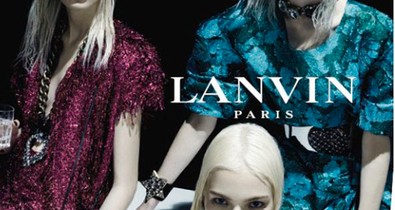 Megfejthetetlen, hűvös Lanvin vacsoraparti