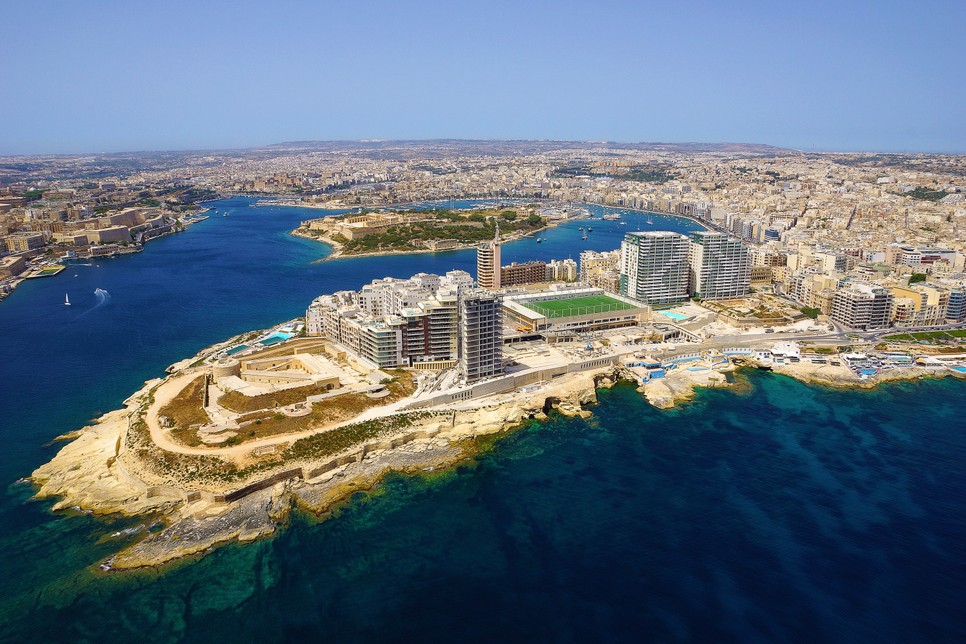 Sliema egyszerre ad lehetőséget városnézésre és strandolásra