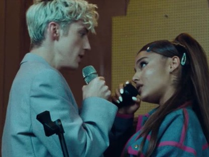 Troye Sivan és Ariana Grande összeállnak a nyár egyik legnagyobb slágerének klipjéhez