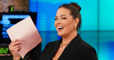 Gigantikus a várandós Ashley Graham pocakja már