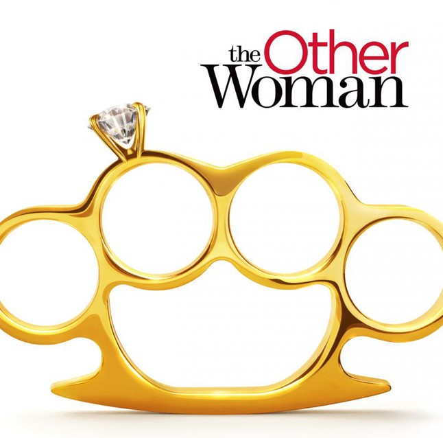 A csajok bosszúja a vásznon kívül