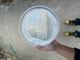 Oversize Guo kerámiaművész alkotása