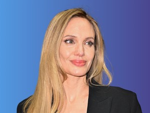 Angelina Jolie kockázatos dekoltázst vállalt be, véletlenül megvillantotta benne a melltartóját