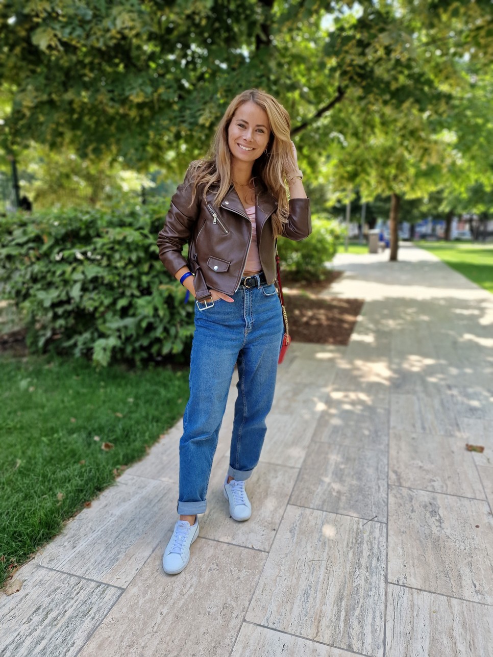 Viszkok Fruzsi a varsói hűvös időjáráshoz öltözött