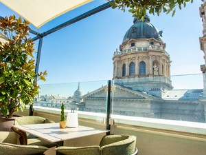 Nyári feltöltődés a város felett: kényeztesd magad és a barátnőidet Budapest egyik legstílusosabb rooftopján (x)