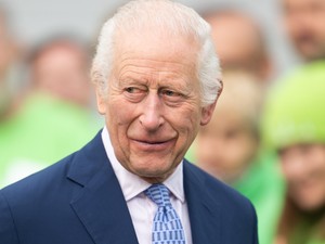 Károly királyra történelmi pillanat vár, a világ egyik legfontosabb emberével találkozik majd az uralkodó