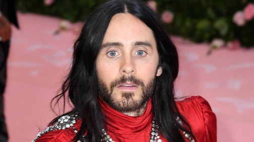 Jared Leto-ból teljesen hülyét csináltak, és Courtney Cox vitte be az utolsó ütést