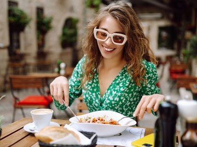 Dietetikus nevezte meg azt az 5 ételt, amellyel tovább élhetünk: hétköznapi finomságok is vannak közöttük