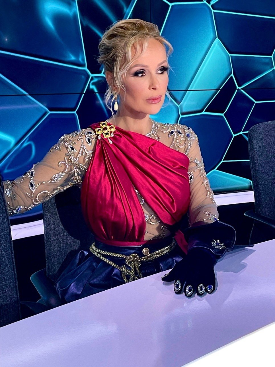 Köllő Babett strasszos body-ban a Sztárban sztár leszek! adásában