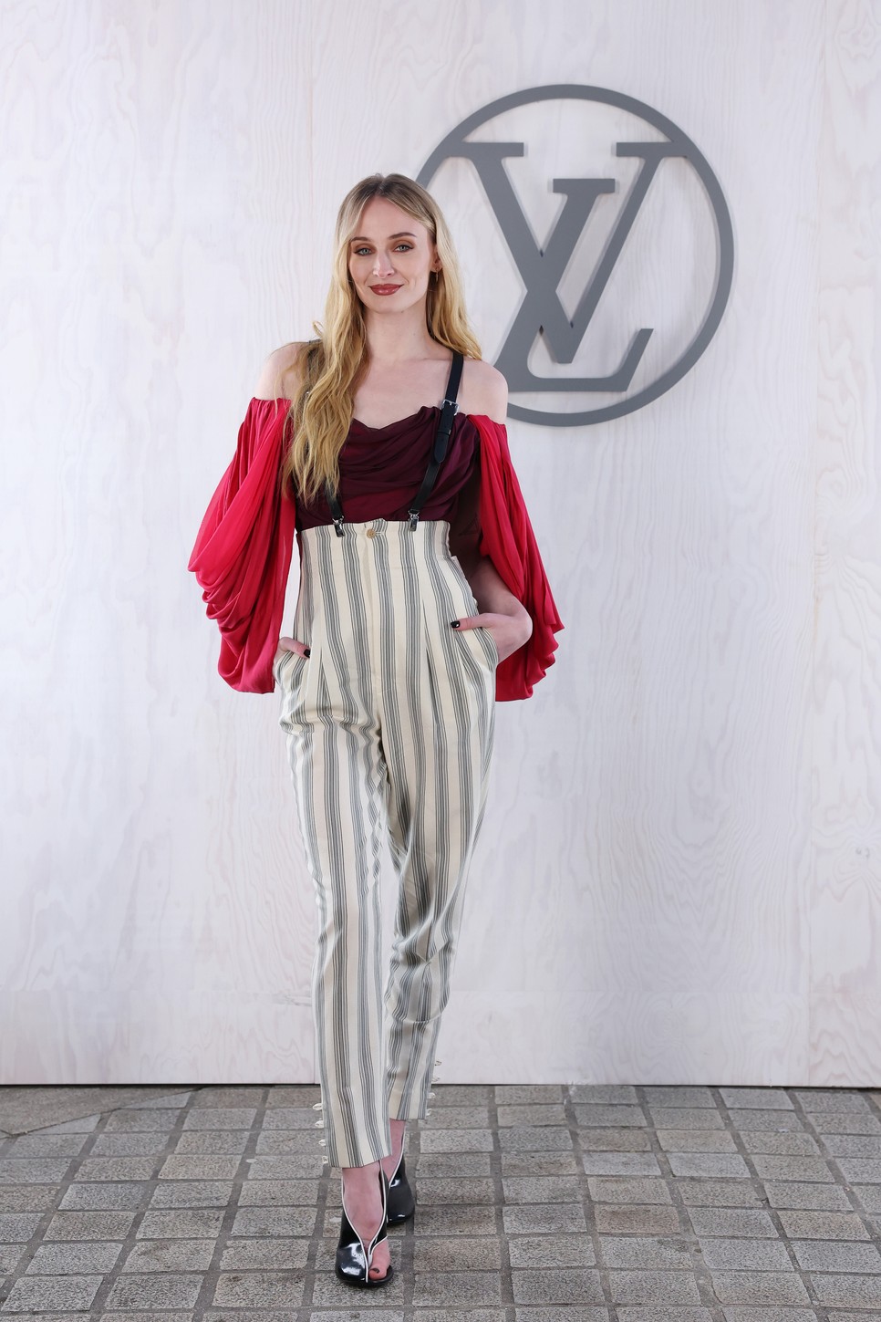 Sophie Turner a 2024/2025-ös, őszi/téli Louis Vuitton bemutatón