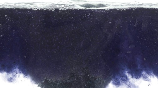 Nagyon bizarr fekete fürdő az új őrület! Kipróbálnád?