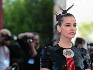 Palvin Barbara halloween jelmeze mindent visz