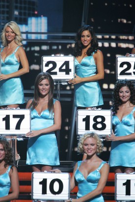 Abban az időben az Áll az alku című műsorban dolgozott modellként, ahol általában aprócska miniruhákban tűnt fel. (2006)