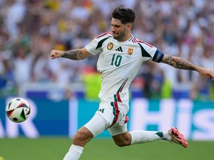 Igazi példakép: gyermekotthonban élő fiatalokkal edzett Szoboszlai Dominik