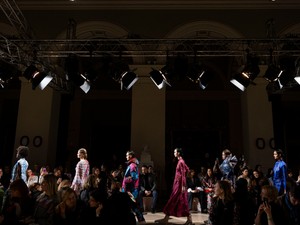 A magyar paraszti kultúra divatosabb, mint valaha, ezt a legújabb TOMCSANYI-kollekció is bizonyítja