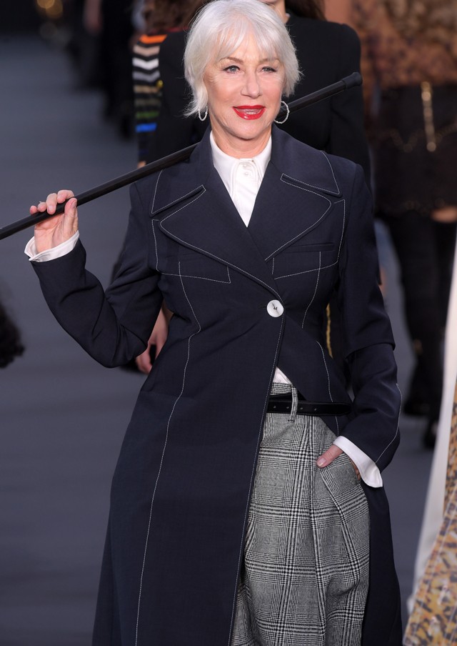 Helen Mirren 72 évesen kifutóra állt és mindenkit levett a lábáról