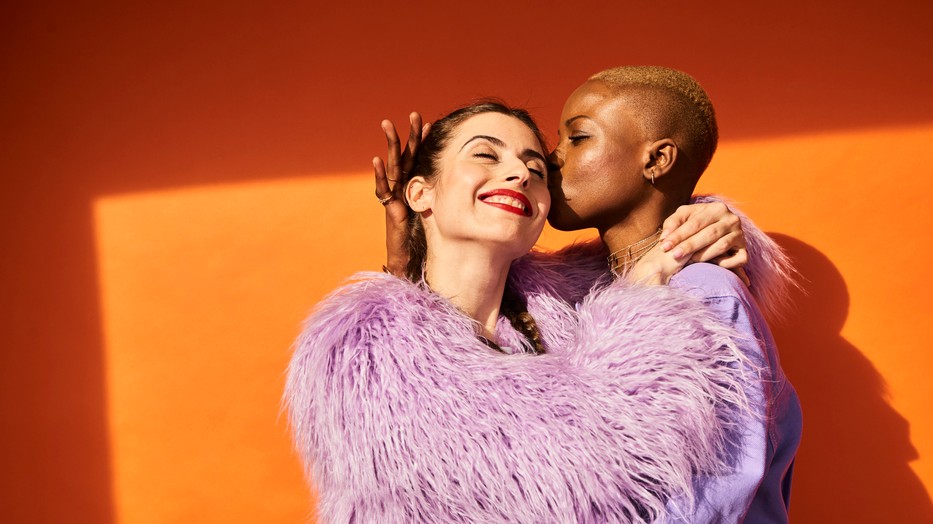 Miért lehet egy nő számára nehezebb megérteni, hogyha egy másik nőbe szerelmes? 