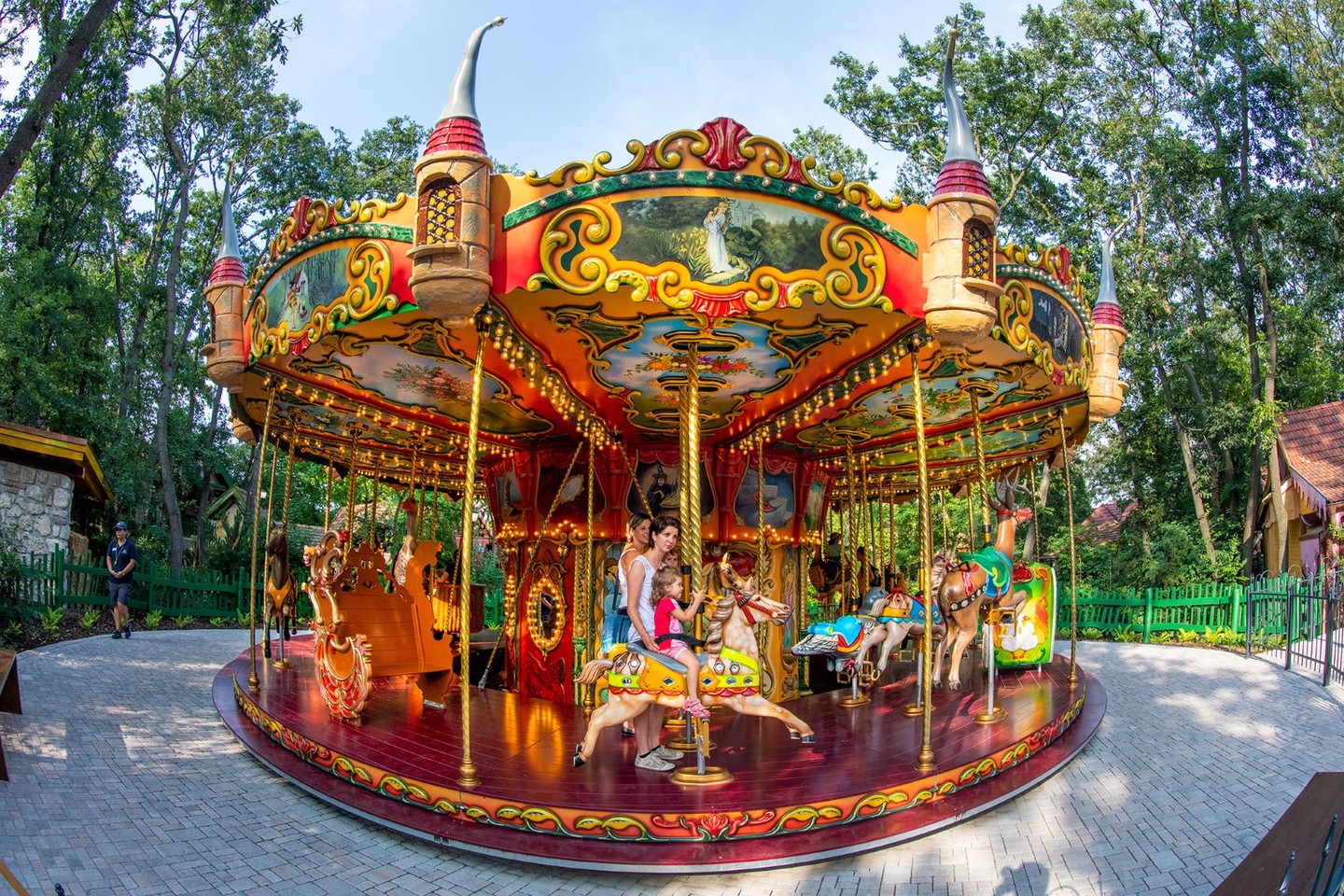 Népszerű körhinta a Familyparkban