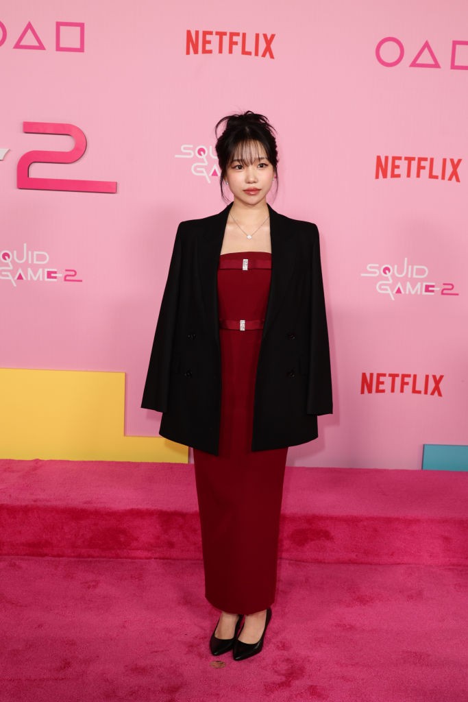 Jo Yuri Jun-hee (222-es játékos) bőrébe bújik, akinek várandósan kell végigcsinálnia a kegyetlen játékokat.