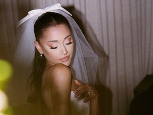 Minden lélegzetelállítóan gyönyörű fotó, amit látnod kell Ariana Grande titkos esküvőjéről