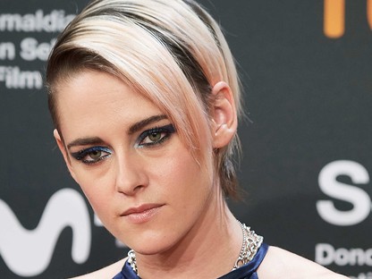 Kristen Stewart estélyiben a vörös szőnyegen és nem jutunk szóhoz