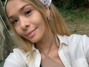 A retro fejkendők szerelmese Szécsi Böbe