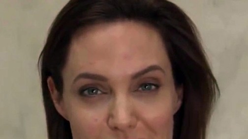 Míg Angelina Jolie beteg, addig a fiúk tartják a frontot