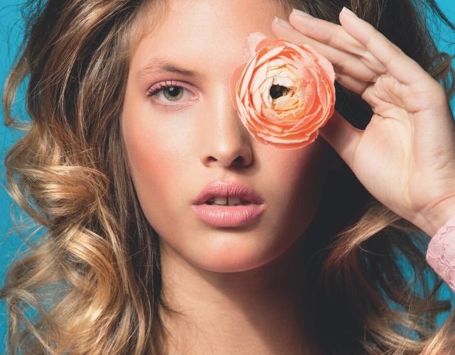 3 frizura, amit könnyen elkészíthetsz hajvasalóval