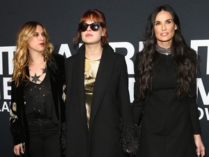 Család, ahol anyu dögösebb, mint a lányai: Demi Moore és gyerekei