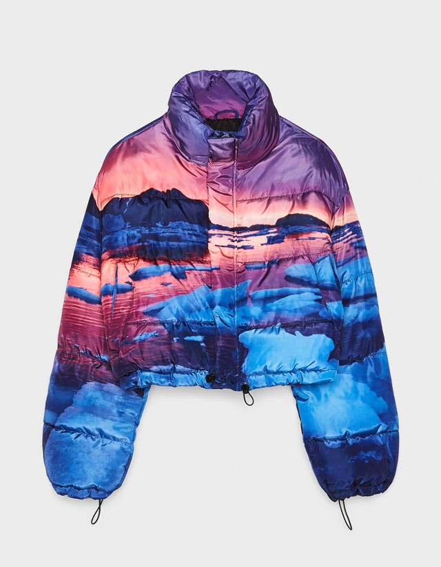 Rövid tájképes BERSHKA 19995 Ft