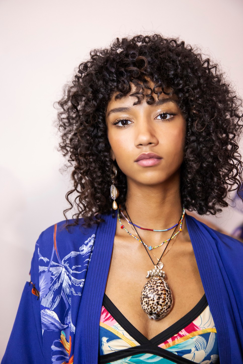 Ismerkedj meg új termékekkel, amik segítenek, hogy a göndör fürtjeid tökéletesen a helyükön maradjanak! 