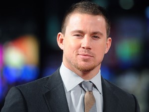 Channing Tatum hercegnő jelmezben jelentette be, írt egy mesekönyvet