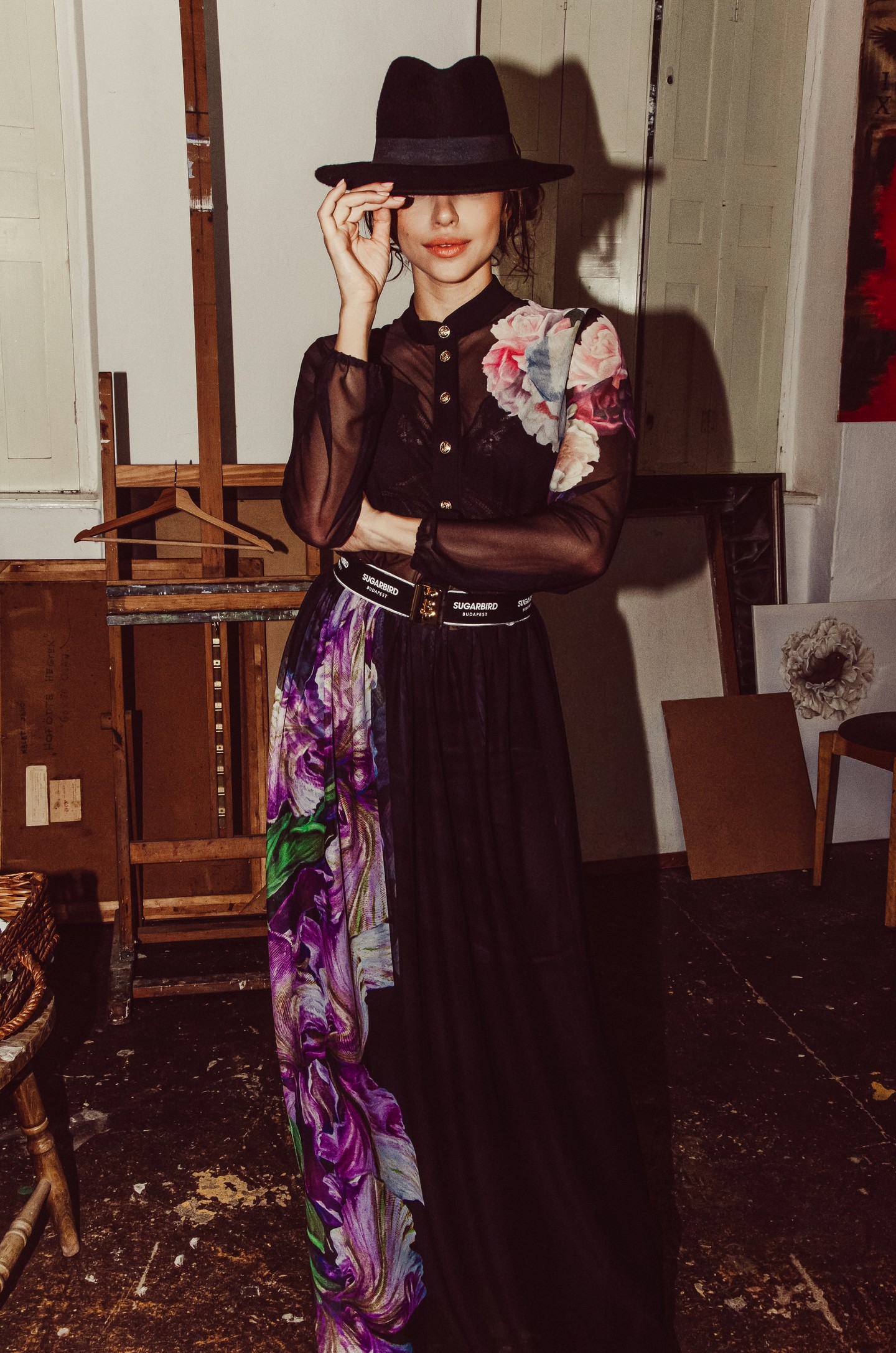 A festett virágok egyes fazonokban találkoznak a Sugarbird már klasszikusnak számító logó designjaival