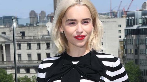 Hű! Emilia Clarke tudja, mi a sikk! Még Csubakkát is levette a lábáról!