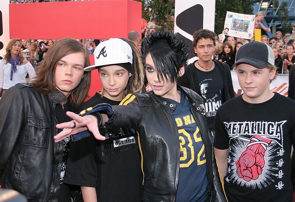 A Tokio Hotel 2005-ben robbant be a köztudatba. Egy német zenei díjátadón ebben az évben ők zsebelték be a legjobb új előadónak járó díjat és a közönségdíjat is. Tom ekkor mindössze 16 éves volt. 