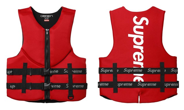 Az se baj, ha útközben kilyukad a gumi, egy Supreme mentőmellényben az Atlanti-óceánt is átúszhatnátok ketten