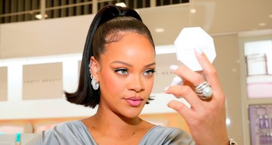 Rihanna lábgyűrűje többet ér, mint egy belvárosi lakás