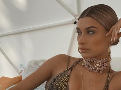 Minél kevesebb ruha, annál jobb! Íme a Coachella legdurvább összeállításai