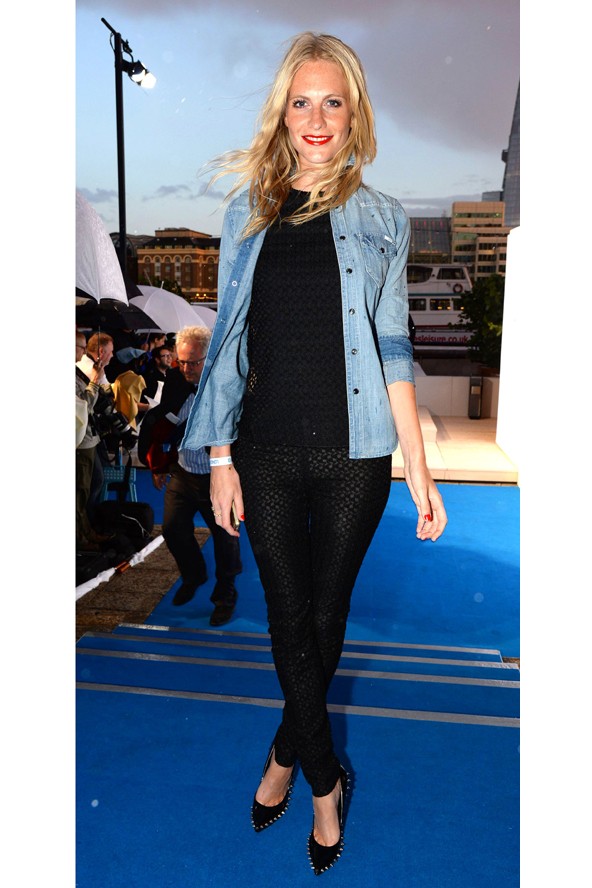 Poppy Delevingne megmutatja a tökéletesen laza elegancia titkát