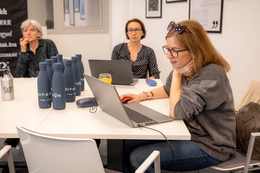 Az Edit-a-thon egy Wikipédia-szerkesztő maraton, amely láthatóbbá teszi a nőket és érdemeiket az interneten