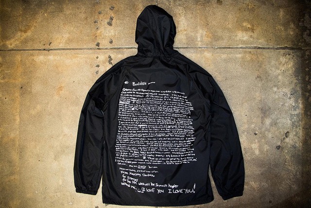 A búcsúlevél a felsőre nyomva