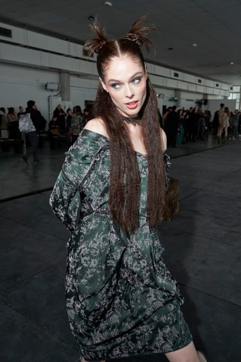 Coco Rocha az Andreas Kronthaler for Vivienne Westwood 2024-25 ősz-tél divatbemutatón