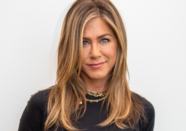 Jennifer Aniston újra Rachel Green ebben a sejtelmes ruhában